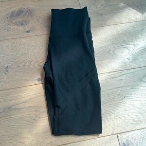 black and mesh lululemon leggings